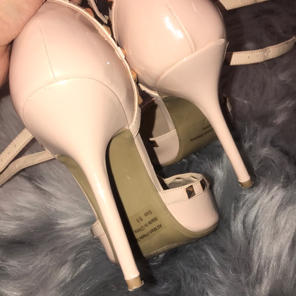 Pointy studded heels - Picture 7 of 7